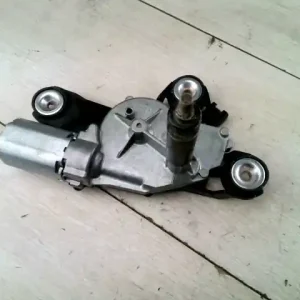 Árengedmény FORD FOCUS 04- Ablaktörlő motor hátsó bontott alkatrész