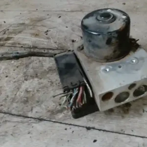 Árcsökkenés FORD FOCUS 98-04 Abs kockabontott alkatrész