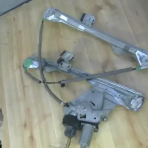 Vedd meg online FORD FOCUS 98-04 Jobb első ablakemelő szerkezet elektromos bontott alkatrész