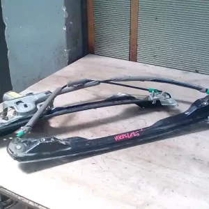 Alacsony ár FORD FOCUS 98-04 Jobb első ablakemelő szerkezet elektromos kombi bontott alkatrész