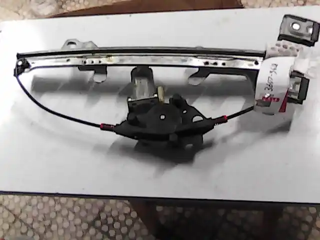 Vedd meg online FORD FUSION 05.10.01- Jobb első ablakemelő szerkezet elektromos bontott alkatrész