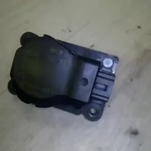 Újdonság FORD MONDEO 01-07 Fűtésszabályzó zsalu állító motor bontott alkatrész