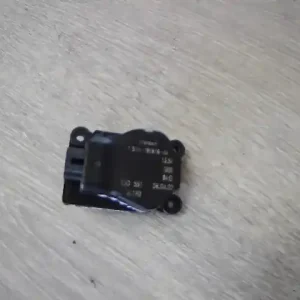 Biztonságos fizetés FORD MONDEO 01-07 Fűtésszabályzó zsalu állító motor bontott alkatrész