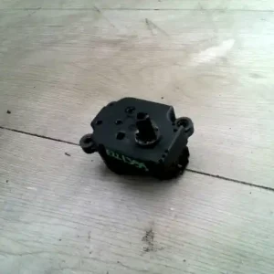 Alacsony ár FORD MONDEO 01-07 Fűtésszabályzó zsalu állító motor 2.0b bontott alkatrész