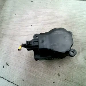 Árcsökkenés FORD MONDEO 01-07 Fűtésszabályzó zsalu állító motor bontott alkatrész