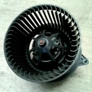 Árcsökkenés FORD MONDEO 01-07 Fűtőmotor klímás bontott alkatrész