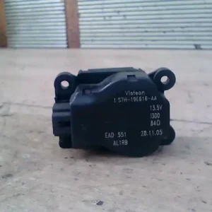 Árcsökkenés FORD MONDEO 01-07 Fűtésszabályzó zsalu állító motor bontott alkatrész