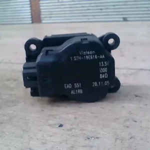 Bestseller FORD MONDEO 01-07 Fűtésszabályzó zsalu állító motor bontott alkatrész