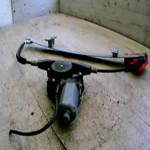 Szuper akció FORD MONDEO 96-00 Jobb első ablakemelő szerkezet elektromos 5 ajtós bontott alkatrész