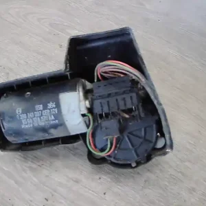 Expressz kézbesítés FORD ORION 90-95 Ablaktörlő motor első bontott alkatrész