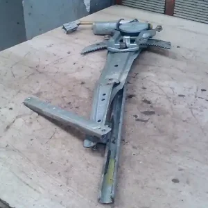 Árengedmény HONDA HR-V 1999.01-2006.01 Bal első ablakemelő szerkezet elektromos 5 ajtós bontott alkatrész