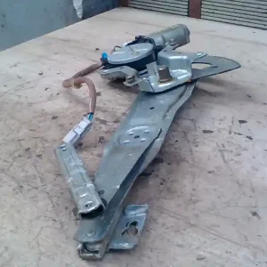 Vedd meg online HONDA HR-V 1999.01-2006.01 Jobb hátsó ablakemelő szerkezet elektromos 5 ajtós bontott alkatrész