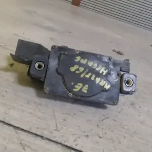 Azonnali szállítás HYUNDAI COUPE 97- Jobb első központi zár motor bontott alkatrész