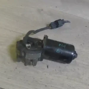 HYUNDAI H1 Ablaktörlő motor első bontott alkatrész Különleges ajánlat