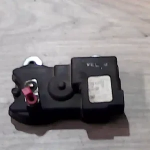 HYUNDAI H1 Jobb első központi zár motor bontott alkatrész Outlet