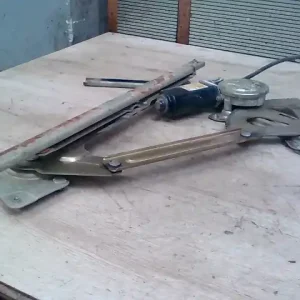 HYUNDAI GALLOPER Jobb első ablakemelő szerkezet elektromos 3 ajtós bontott alkatrész Újdonság