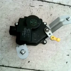 HYUNDAI GETZ 05-09 Csomagtérajtó központi zár motor bontott alkatrész Expressz szállítás