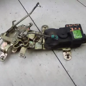 HYUNDAI H1 Jobb hátsó ajtózár motor bontott alkatrész Nézd meg most