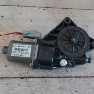 Kedvezmény HYUNDAI I30 (FD) 2007.03-2012.02.28 Bal első ablakemelő motor bontott alkatrész