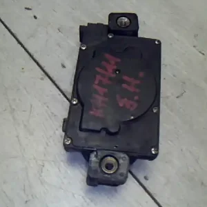 HYUNDAI LANTRA -96 Jobb hátsó központi zár motor bontott alkatrész Vedd meg online