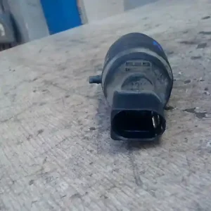 Azonnal elérhető IVECO Daily 2000-2006 35C13 Ablakmosó motor első bontott alkatrész