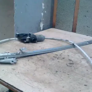 IVECO Daily 2000-2006 35C13 Bal első ablakemelő szerkezet elektromos bontott alkatrész Árcsökkenés