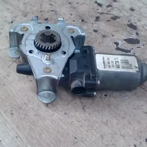 IVECO Daily 2000-2006 35C13 Jobb első ablakemelő motor bontott alkatrész Alacsony ár