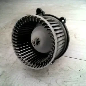 Gyors kiszállítás KIA K2500 Fűtőmotor nem klímás 2.5d bontott alkatrész