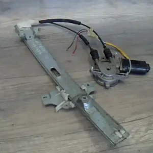 Árengedmény KIA CLARUS Bal első ablakemelő szerkezet elektromos bontott alkatrész