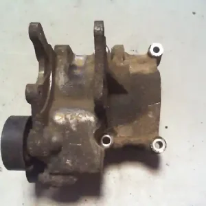 Kedvezmény KIA CARENS 01-06 Generátor tartó bak bontott alkatrész