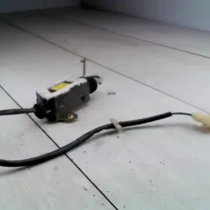 Végkiárusítás KIA PRIDE Jobb első ajtózár motor bontott alkatrész