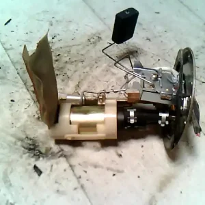 Vedd meg online KIA PRIDE üzemanyag szivattyú 1.3i bontott alkatrész