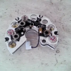 Népszerű LADA NIVA Diódahíd bontott alkatrész