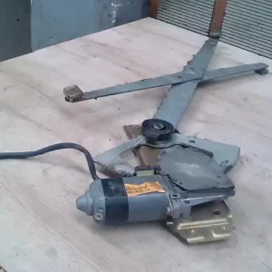 Végkiárusítás LANDROVER DISCOVERY I. 94-99 Bal első ablakemelő szerkezet elektromos bontott alkatrész