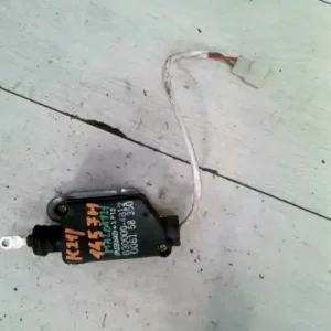 MAZDA 121 90.12.01-96.02.28 Jobb hátsó központi zár motor 4 ajtós bontott alkatrész Árengedmény