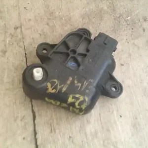 Ajánlat MAZDA 121 96- Fűtésszabályzó zsalu állító motor bontott alkatrész