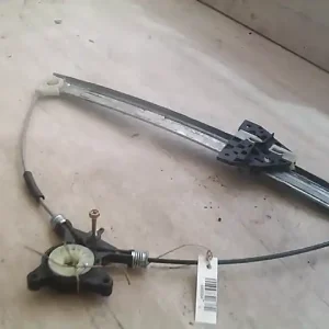 Rendeld meg most MAZDA 3 03.10-06.06 Bal első ablakemelő szerkezet elektromos bontott alkatrész