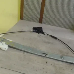 MAZDA 3 03.10-06.06 Jobb első ablakemelő szerkezet elektromos bontott alkatrész Árcsökkenés