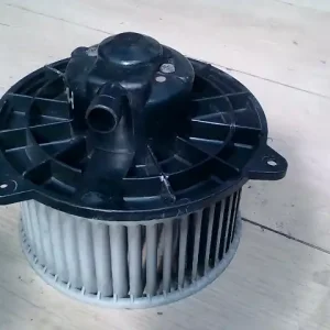 Expressz szállítás MAZDA 323 98-01 Fűtőmotor bontott alkatrész