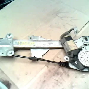 Kedvezmény MAZDA 323 94-98 Jobb hátsó ablakemelő szerkezet elektromos bontott alkatrész