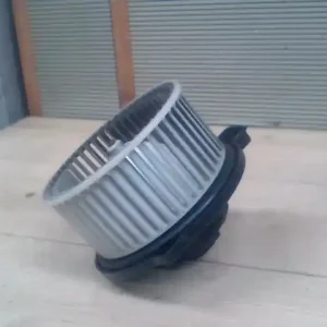 Vásárlói kedvenc MAZDA 6 02-05 Fűtőmotor klímás bontott alkatrész