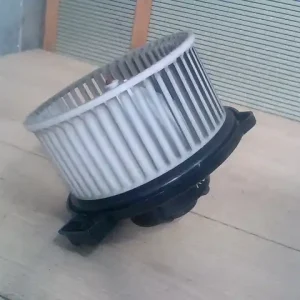 Olcsó MAZDA 6 02-05 Fűtőmotor 2.0di bontott alkatrész