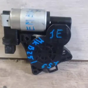 Prémium MAZDA 6 05-08 Jobb első ablakemelő motor 5 ajtós bontott alkatrész