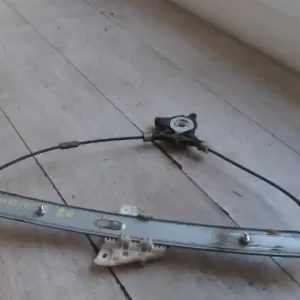 Rendeld meg most MAZDA 6 05-08 Bal első ablakemelő szerkezet elektromos 4 ajtós bontott alkatrész