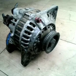 Utolsó esély MAZDA 626 87-92 Generátor 2.0i+bordák hiányos bontott alkatrész