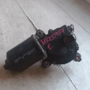 Ingyenes szállítás MAZDA 626 97.08-00.07 Ablaktörlő motor első bontott alkatrész