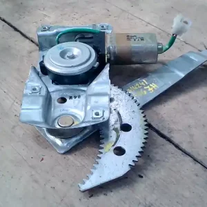 Végkiárusítás MAZDA Demio 2000- Jobb hátsó ablakemelő szerkezet elektromos 5 ajtós bontott alkatrész