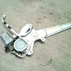 Nézd meg most MAZDA PREMACY 99.01-05.10 Jobb hátsó ablakemelő szerkezet elektromos bontott alkatrész