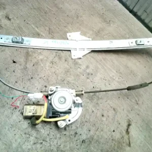 Szezonális akció MAZDA MPV 99-05 Jobb első ablakemelő szerkezet elektromos 5 ajtós bontott alkatrész