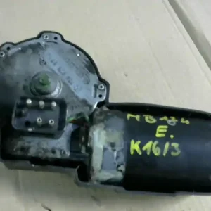 Kihagyhatatlan ajánlat MERCEDES 124 Ablaktörlő motor első bontott alkatrész